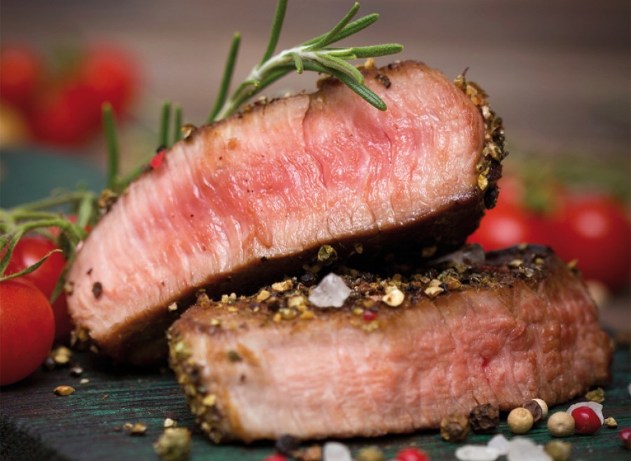 Chuletón de Ternera Gallega a la pimienta cocinado en piedra